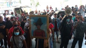 Warga Pasar Induk Jodoh Bawa Jenazah Friska,  Demo di Kantor DPRD Kota Batam