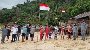 SPKKL TBK Bersama Warga Perbatasan Indonesia-Malaysia-Singapura Laksanakan Upacara HUT ke-76 RI