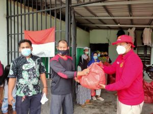 BIN Daerah Kepri Bagikan Ratusan Paket Sembako di Sekupang Kota Batam