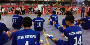 KONI Kepri dan Satgas Kepri serta Satgas Brimob Kunjungi Base Camp Tim Futsal Kepri