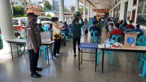Polsek Batam Kota Lakukan Pengamanan Vaksinasi Di Vihara Duta Maitreya Batam