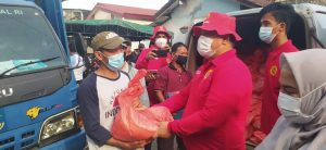 Posko Bantuan Penanganan Covid-19 Kepri, Bagikan Sembako Kepada Korban Kebakaran  Baloi Kota Batam