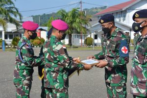 TNI – AL Beri Penghargaan Dan Apresiasi Kepada Tim Vaksinator Lantamal X