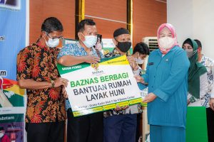 Teruslah Berbagi dan Saling Peduli, Wagub Kepri Marlin Agustina Hadiri Baznas Berbagi