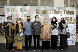 HUT ke-76 PGRI, Amsakar : Guru Menciptakan SDM Mempuni Sebagai Penerus Pembangunan Batam