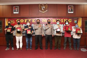 Kapolresta Barelang Coffee Morning Bersama Ketua Asosiasi Insan Pers dan Awak Media Di Kota Batam