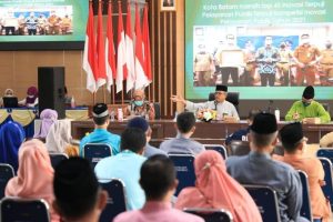 PNS Kota Batam Dituntut Terus Berinovasi, Pegawai  Berprestasi Diberikan Penghargaan