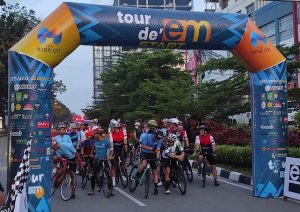 165 Pesepeda Ramaikan Tour De Em Nongsa Roll and Race