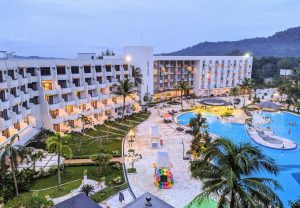 Ada Tiga Paket Sambut Liburan Nataru di HARRIS Resort Waterfront Batam, Menginap Cuma 450 Ribu