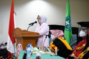 Wagub Kepri Marlin Agustina Hadiri Wisuda Institut Kesehatan Mitra Bunda