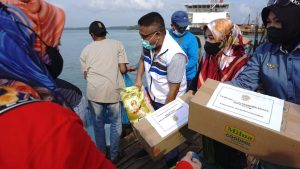Asosiasi Pariwisata Batam Salurkan Bantuan untuk Warga Musibah Kebakaran Pulau Buluh