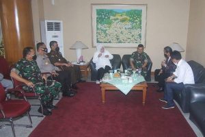 NEWS FOTO : HM. Rudi dan Marlin Sambut Pangdam Bukit Barisan Mayjen TNI Achmad Daniel Chardin