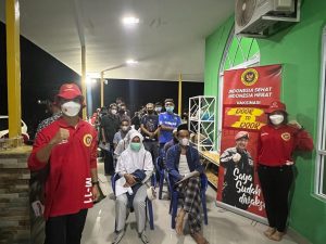 Binda Kepri Gelar Vaksinasi Booster Usai Shalat Tarawih di Kota Batam