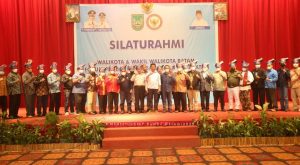 HM. Rudi Dianugrahi Sebagai Bapak Pembauran Kota Batam