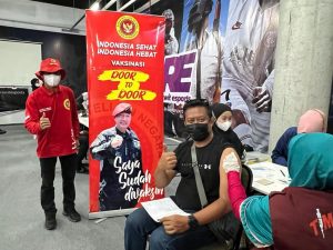 Masyarakat Serbu Gerai Vaksinasi Massal Di Batam