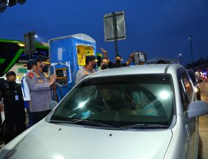 Cek Arus Balik di Tol Cikatama, Kapolri: Kemungkinan One Way Waktunya Diperpanjang