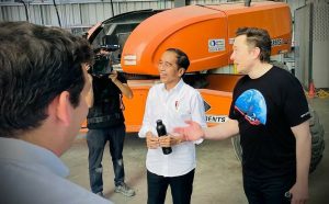 Presiden Jokowi Kunjungi Space X, Disambut Elon Musk