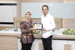 Amsakar Achmad Terima Kunjungan Bupati Blitar Rini Syarifah