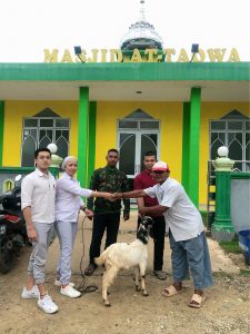 Rayakan Idul Adha 2022, HARRIS Resort Barelang Batam Kurban Satu Ekor Kambing