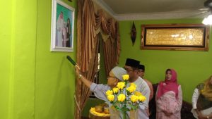 Jelang Pernikahan Dua Anak Tokoh Nongsa, Lakukan Prosesi Adat Menggantung-Gantung