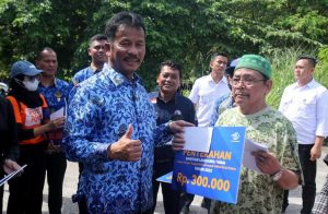 Warga Antusiasi Terima BLT, Masyarakat Batuaji: Kami Bangga dengan Pak H. Muhammad Rudi