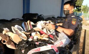 Bea Cukai Batam Berhasil Tegah Lima Truk Pengangkut 450 Koli Sepatu Bekas Impor Tujuan Bintan