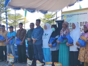 Kepala BP Batam Distribusikan 4.340 Paket Sembako Bersubsidi ke Warga Kecamatan Belakang Padang
