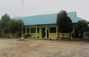 Penimbunan Jalan Becek adalah Bentuk Kepedulian Sosial PT CCCII Terhadap Lingkungan