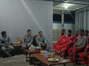 Bakamla RI Serahkan ABK Korban Kapal Tenggelam Kepada Keluarga