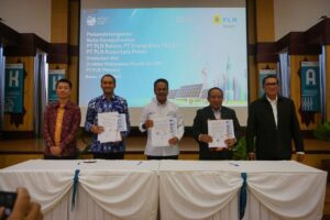 Teken MoU, PLN Batam Siap Salurkan Listrik 42 MWp dari Sumber EBT
