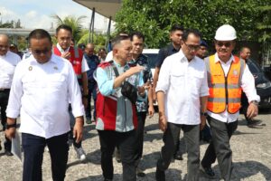Menteri Perhubungan Budi Karya Kunjungi Pelabuhan Domestik dan Internasional Sekupang Batam