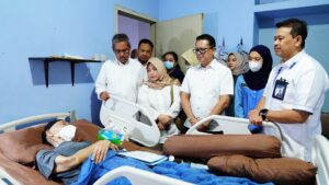 Jalin Tali Kasih, BP Batam Kunjungi Para Pensiunan, Anak Yatim dan Pegawai yang Sedang Sakit