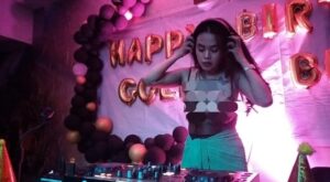 DJ Lia Butterfly Pukau Pengunjung Golden Beach Bengkong