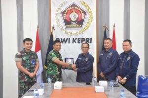 Bentuk Apresiasi, Danlanud RHF Tanjungpinang Kolonel Pnb Andi Nur Abadi Ajak Pengurus PWI Kepri Makan Siang Bersama