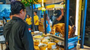 Buka Puasa dengan Pemandangan Laut dan Ferry Terminal Harbour Bay di Yello Hotel Harbour Bay Batam