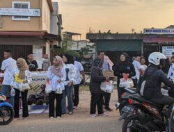 Ramadan Penuh Berkah, KONI Batam dan HIPMI Kepri Bagikan Puluhan Paket Sembako dan Takjil Gratis