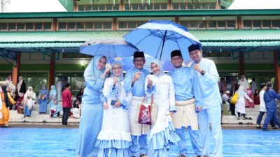Bersama Keluarga, Jefridin Salat Idul Fitri di Masjid Baiturrahman Sekupang Batam