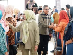 Jefridin dan Istri Halal Bihalal Bersama Masyarakat Belakangpadang