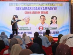 Emak-emak Sambut Seragam Sekolah Gratis, Nelayan Deklarasikan ASLI