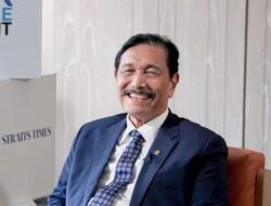 Dari Dana Bansos Rp500 Triliun, Luhut Binsar Pandjaitan: Hanya Separuh yang Sampai ke Tangan yang Berhak