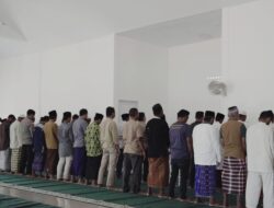PT Tanjung Piayu Makmur Adakan Sholat Jumat Perdana Bersama Warga Relokasi Tembesi Tower di Masjid Al – Ghofur Sei Daun Piayu