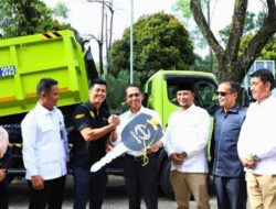 Pemko Batam Borong 14 Mobil Pengangkut Sampah, Amsakar: Masalah Sampah Harus Teratasi