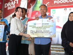 Peduli Kesejahteraan Warga, Wakil Kepala BP Batam Li Claudia Chandra Serahkan Insentif kepada 449 Lansia