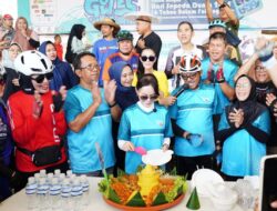 Li Claudia Gowes Rayakan Hari Sepeda Dunia dan 16 Tahun Batam Folding Bike
