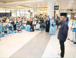 Amsakar Lepas Keberangkatan 275 Jemaah Umrah Samira Travel di Bandara HangNadim