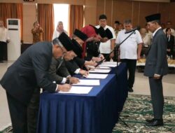 Amsakar Achmad Lantik Kepala Dinas dan Staf ahli Dilingkungan Pemko Batam, Ini Nama dan Jabatan Barunya
