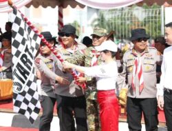 Amsakar-Li Claudia Lepas Peserta Pawai Pembangunan 2025, Warna-warni Budaya dan Kendaraan Hias Tampil Memukau