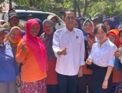 Amsakar – Li Cloudia Apresiasi Petugas Kebersihan di Batam, Salurkan 1.500 Paket Bantuan Sembako