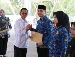 Amsakar Achmad Angkat 369 Pegawai PPPK Untuk Ditempatkan di  Pemko Batam