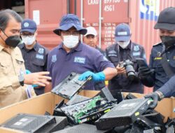 Bea Cukai Batam dan Gakkum LHK Gagalkan Upaya Pemasukan 18 Kontainer Diduga Berisi Limbah B3